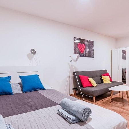 Central Studio Boulevard Budapest Bagian luar foto