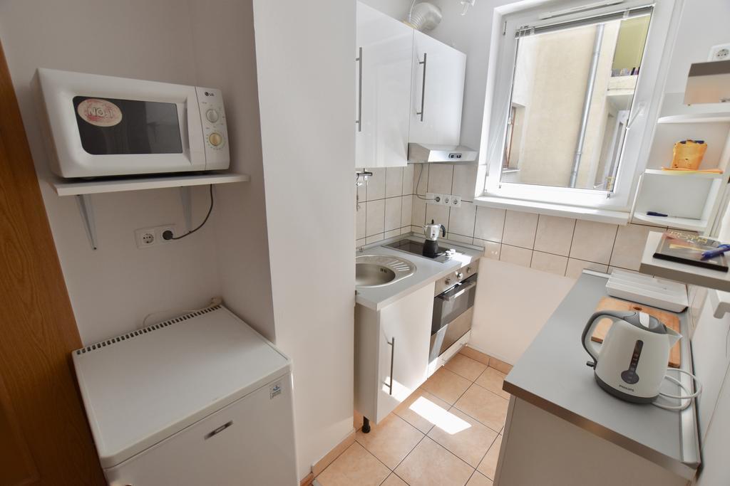 Central Studio Boulevard Budapest Bagian luar foto