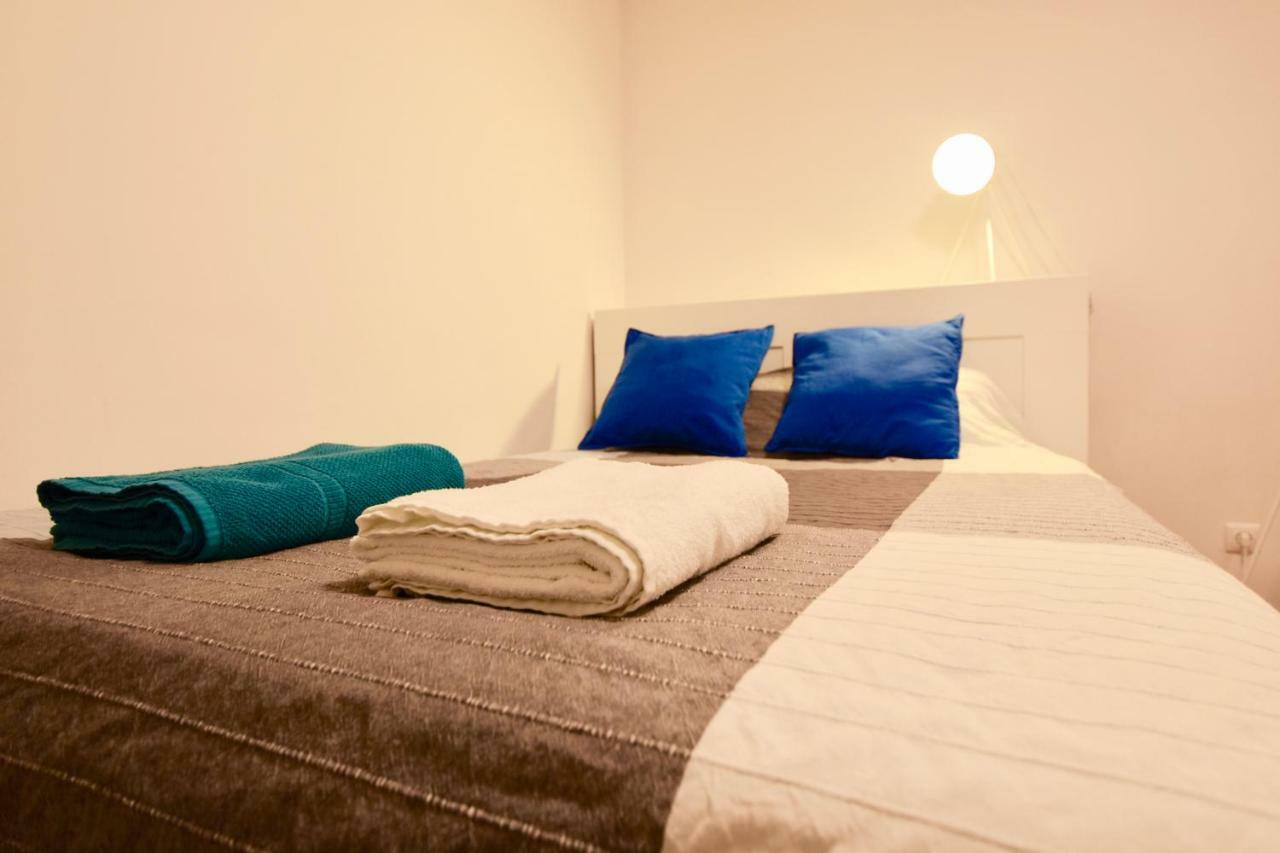 Central Studio Boulevard Budapest Bagian luar foto