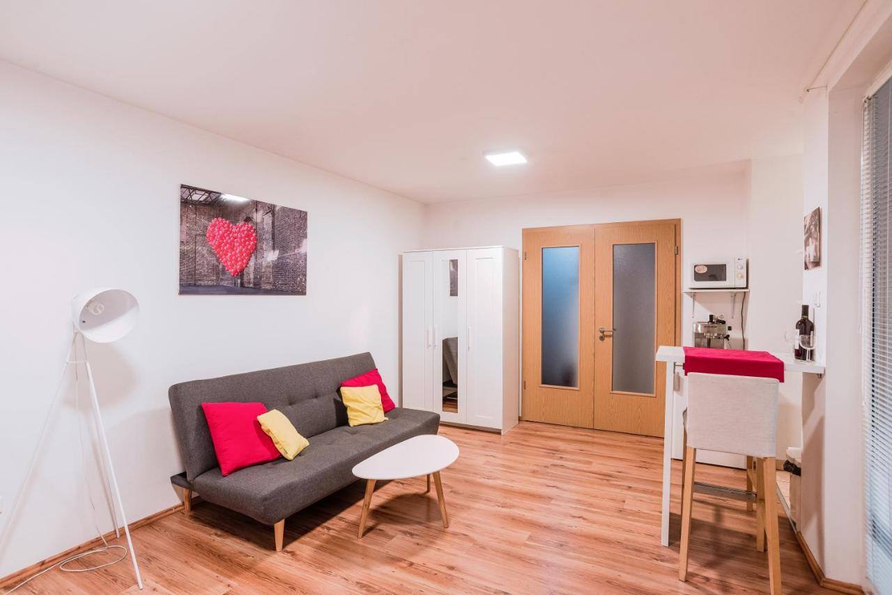 Central Studio Boulevard Budapest Bagian luar foto